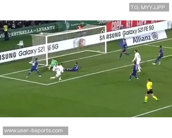 埃纳回应漏判争议称手臂自然下垂判罚合理球碰到我并无犯规